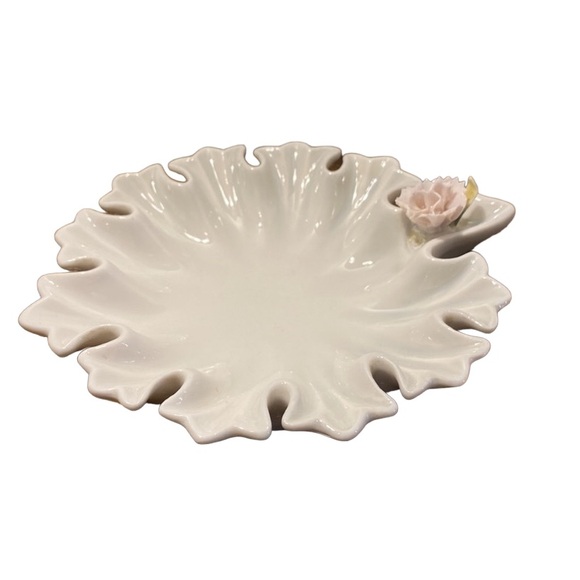 Mid 29th Scalloped Edge Trinket Dish -Chairish - Picture 5 of 5